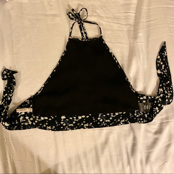 Aritzia Sunday Best cropped halter bandana top - Picture 2 of 4